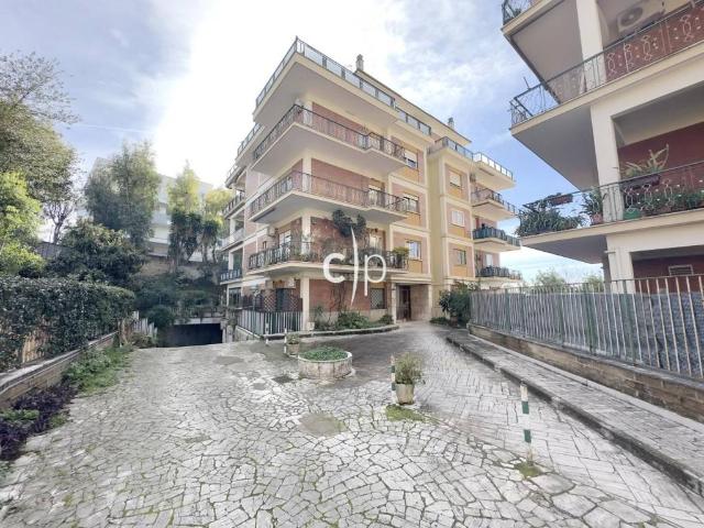 Appartamento in vendita a Roma RM