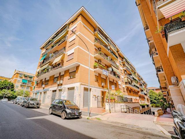 Appartamento in vendita a Roma RM