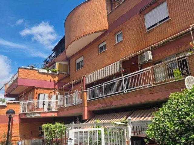 Appartamento in vendita a Roma RM