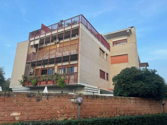 Appartamento in vendita a Roma RM