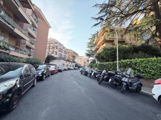 Appartamento in vendita a Roma RM