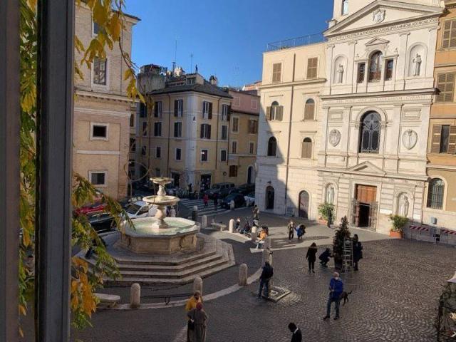 Appartamento in vendita a Roma RM