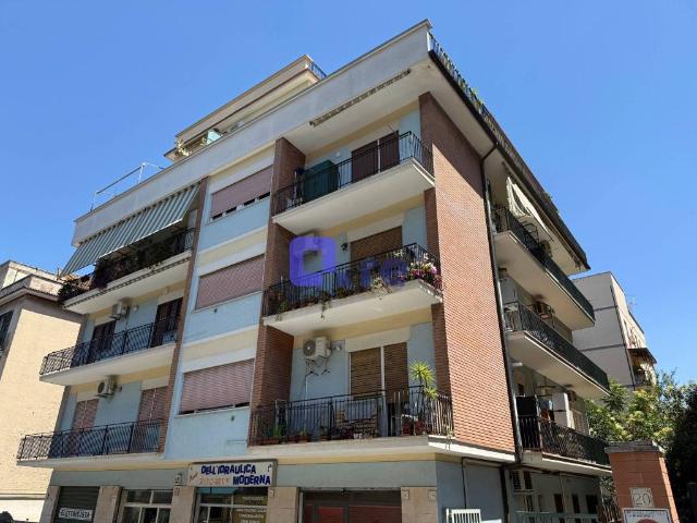 Appartamento in vendita a Roma RM