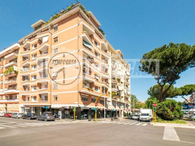 Appartamento in vendita a Roma RM