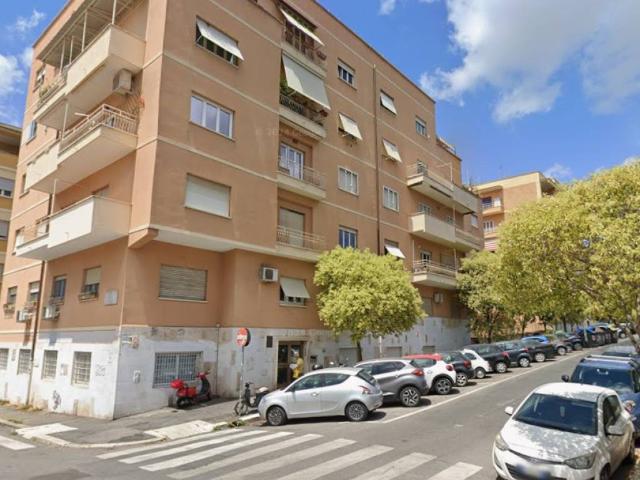 Appartamento in vendita a Roma RM