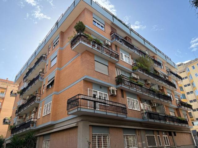 Appartamento in vendita a Roma RM