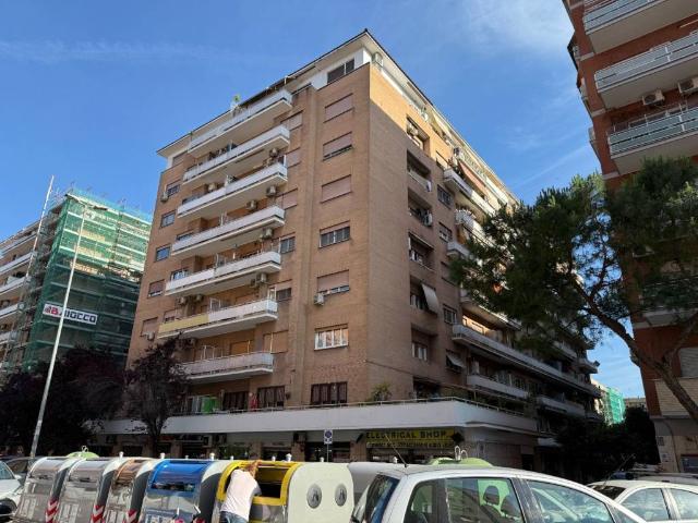 Appartamento in vendita a Roma RM
