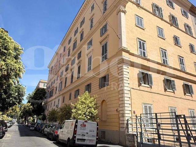 Appartamento in vendita a Roma RM