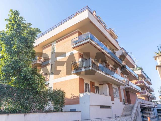 Appartamento in vendita a Roma RM