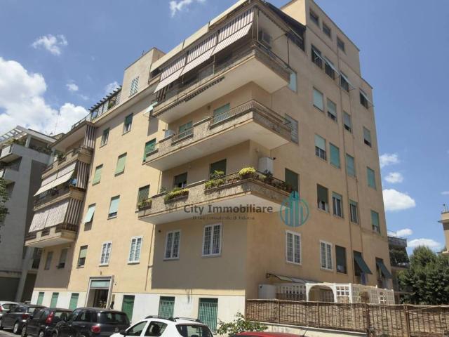 Appartamento in vendita a Roma RM