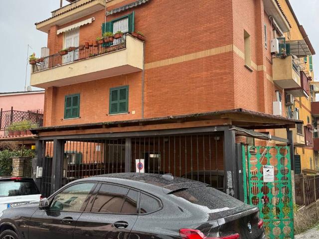 Appartamento in vendita a Roma RM