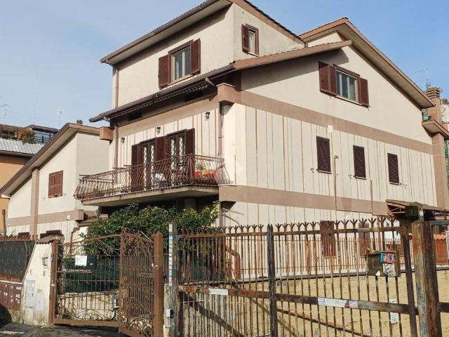 Appartamento in vendita a Roma RM