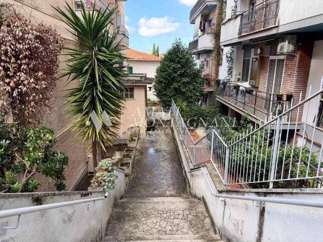 Appartamento in vendita a Roma RM