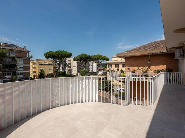 Appartamento in vendita a Roma RM
