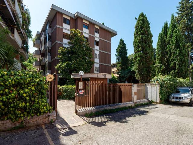 Appartamento in vendita a Roma RM