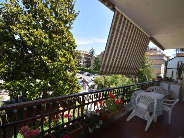 Appartamento in vendita a Roma RM