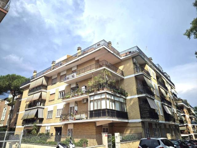 Appartamento in vendita a Roma RM