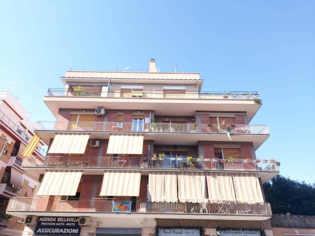 Appartamento in vendita a Roma RM