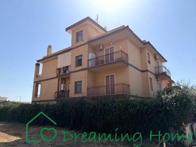 Appartamento in vendita a Roma RM