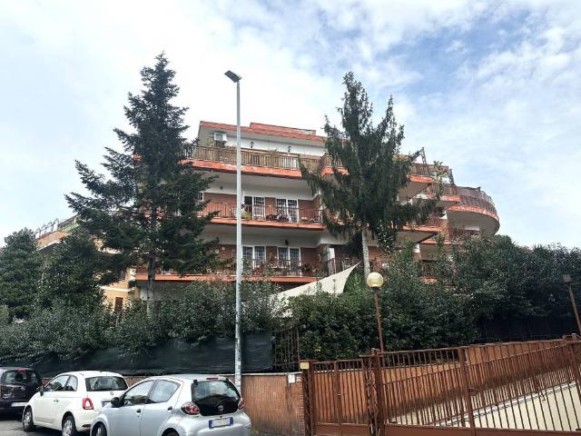 Appartamento in vendita a Roma RM