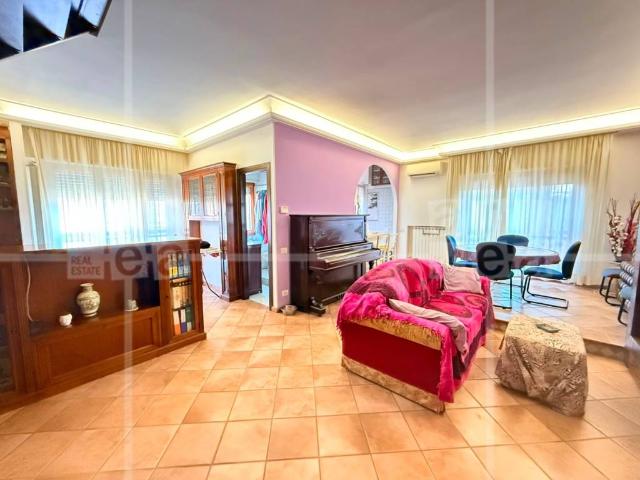 Appartamento in vendita a Roma RM