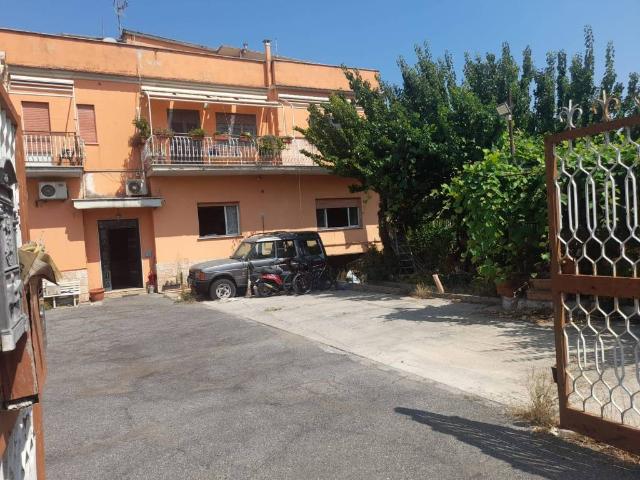 Appartamento in vendita a Roma RM