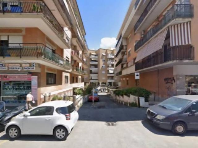 Appartamento in vendita a Roma RM
