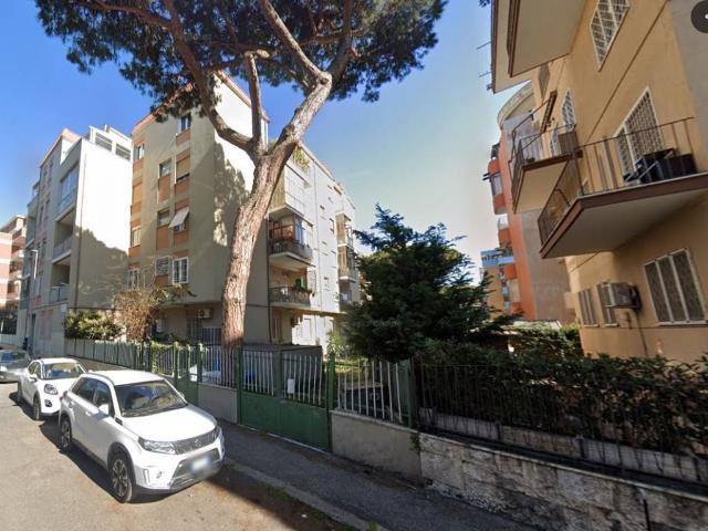 Appartamento in vendita a Roma RM