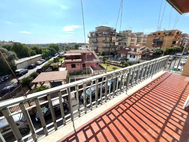 Appartamento in vendita a Roma RM