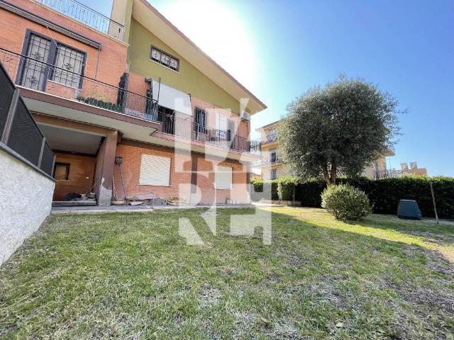 Appartamento in vendita a Roma RM