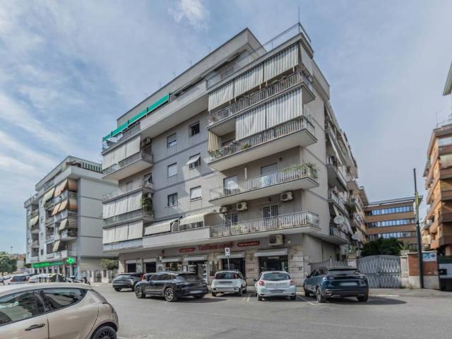 Appartamento in vendita a Roma RM