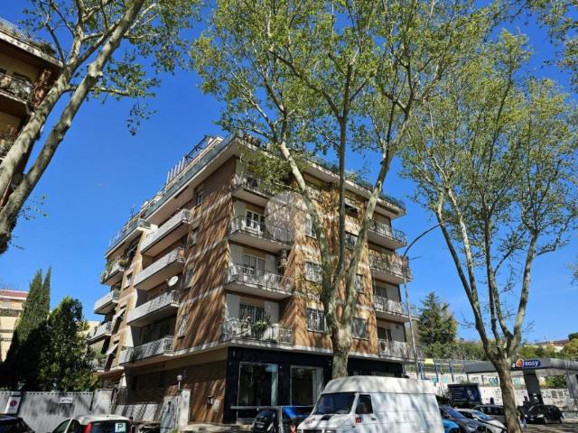 Appartamento in vendita a Roma RM