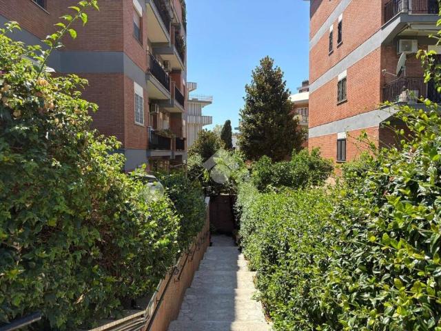 Appartamento in vendita a Roma RM