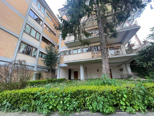 Appartamento in vendita a Roma RM