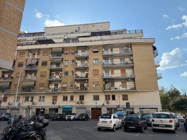 Appartamento in vendita a Roma RM
