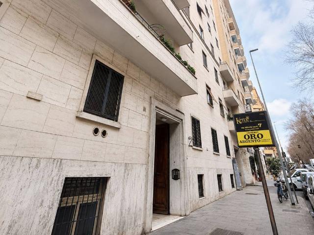 Appartamento in vendita a Roma RM