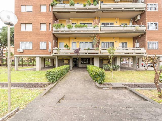 Appartamento in vendita a Roma RM