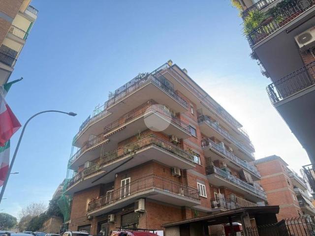 Appartamento in vendita a Roma RM