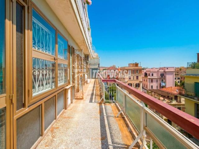 Appartamento in vendita a Roma RM