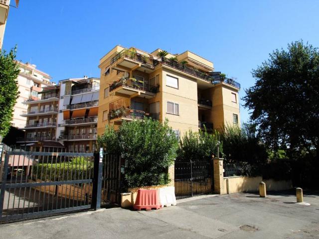 Appartamento in vendita a Roma RM