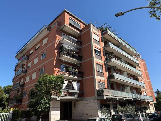 Appartamento in vendita a Roma RM