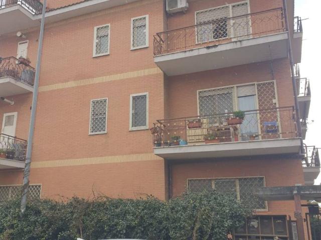 Appartamento in vendita a Roma RM