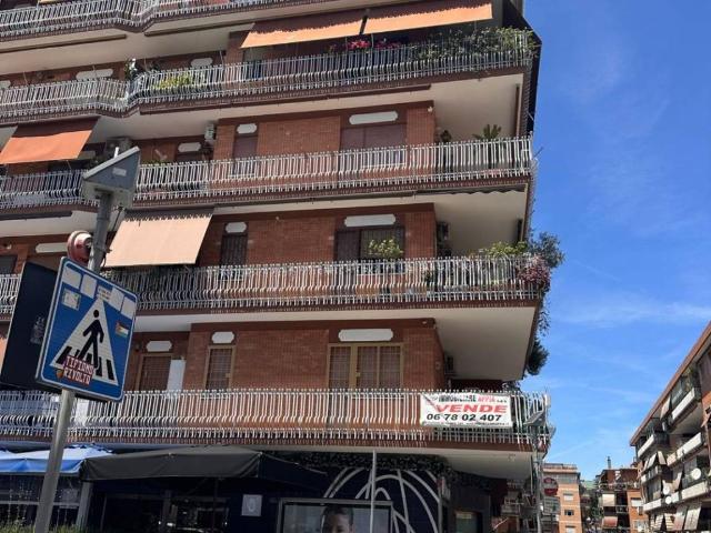 Appartamento in vendita a Roma RM
