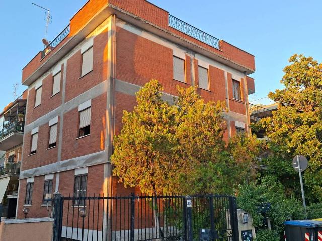 Appartamento in vendita a Roma RM
