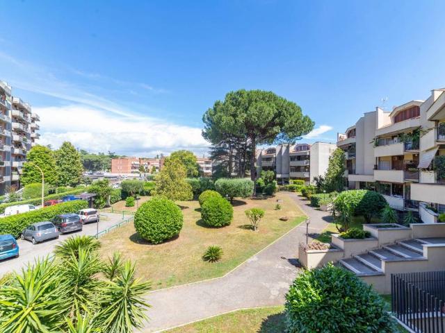Appartamento in vendita a Roma RM