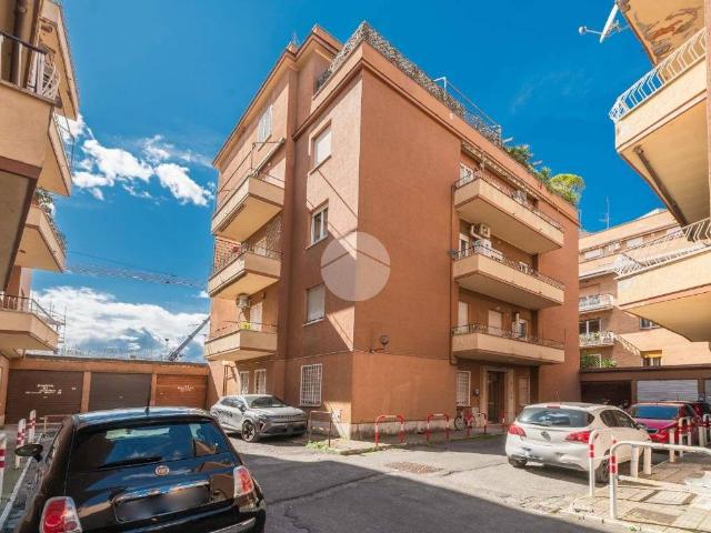 Appartamento in vendita a Roma RM