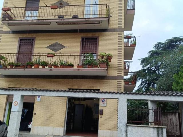 Appartamento in vendita a Roma RM