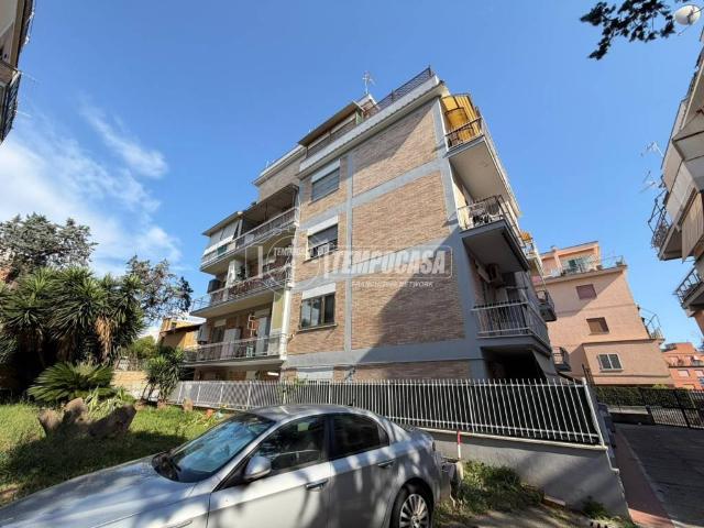 Appartamento in vendita a Roma RM