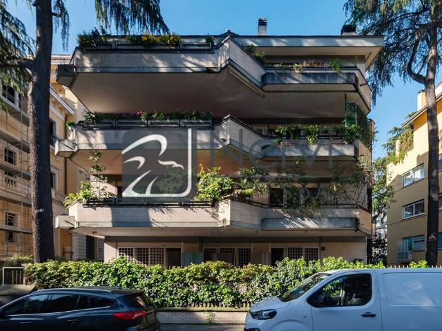 Appartamento in vendita a Roma RM