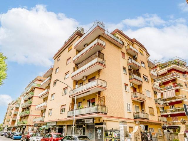 Appartamento in vendita a Roma RM